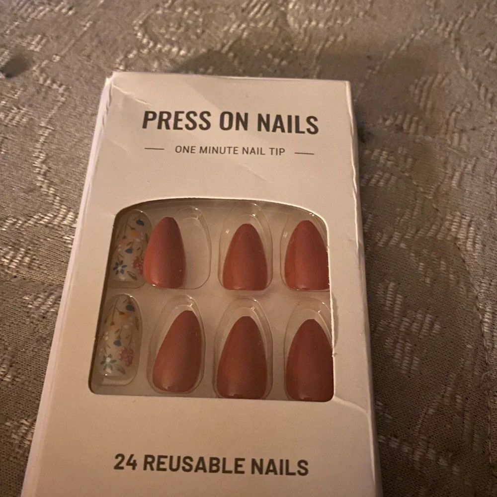 Floral and Pink‎ Press On Nails
